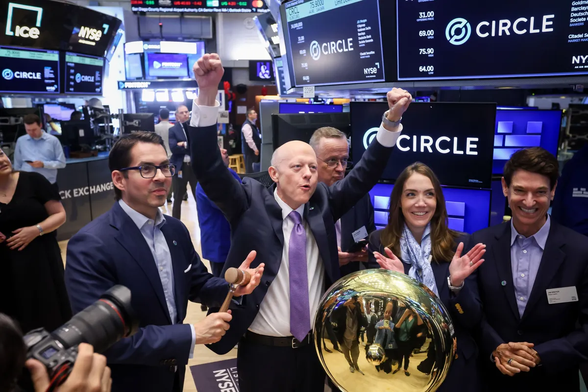 Saham IPO AS Melonjak Lebih dari 50% pada 2025 karena Minat Investor terhadap Risiko Meningkat